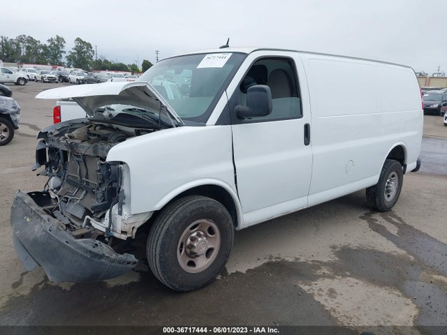 Chevrolet EXPRESS CARGO VAN 2015 1GCWGFCF0F1109084 Image 2