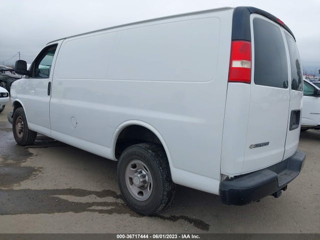Chevrolet EXPRESS CARGO VAN 2015 1GCWGFCF0F1109084 Image 4