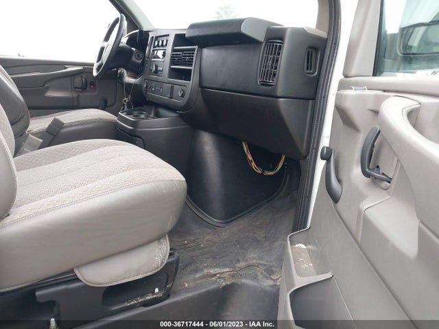 Chevrolet EXPRESS CARGO VAN 2015 1GCWGFCF0F1109084 Image 6