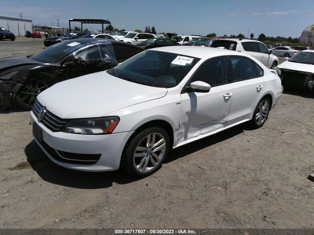 1VWAT7A34EC092763 Volkswagen Passat Wolfsburg Ed