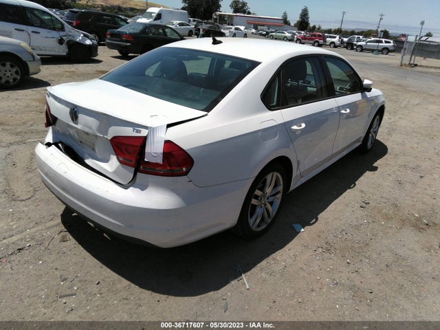 1VWAT7A34EC092763 Volkswagen Passat Wolfsburg Ed