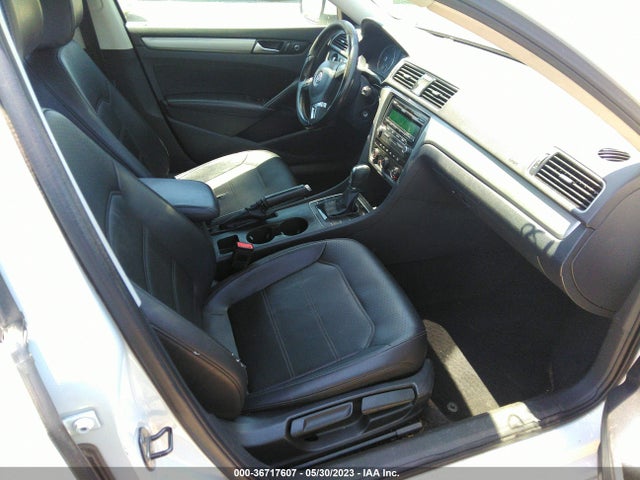 1VWAT7A34EC092763 Volkswagen Passat Wolfsburg Ed