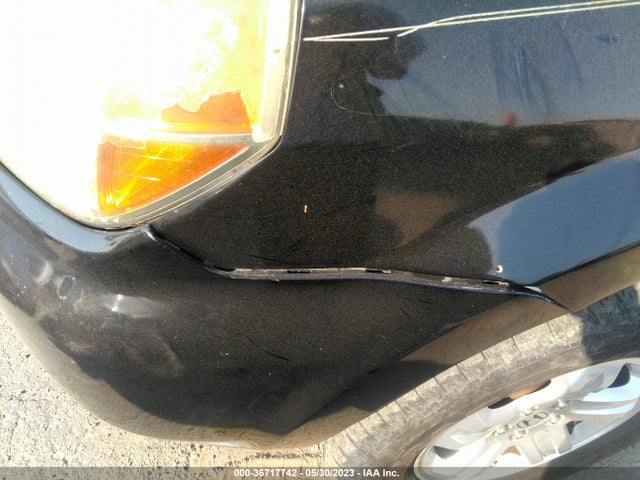 2007 HONDA PILOT LX VIN: 5FNYF281X7B027454