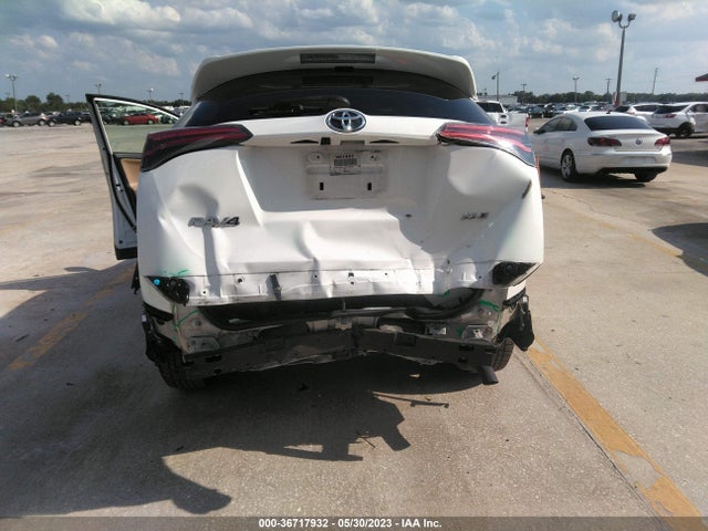 2018 TOYOTA RAV4 XLE VIN: 2T3WFREV5JW428354