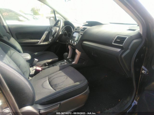 JF2SJAGC7HH495758 Subaru Forester Premium