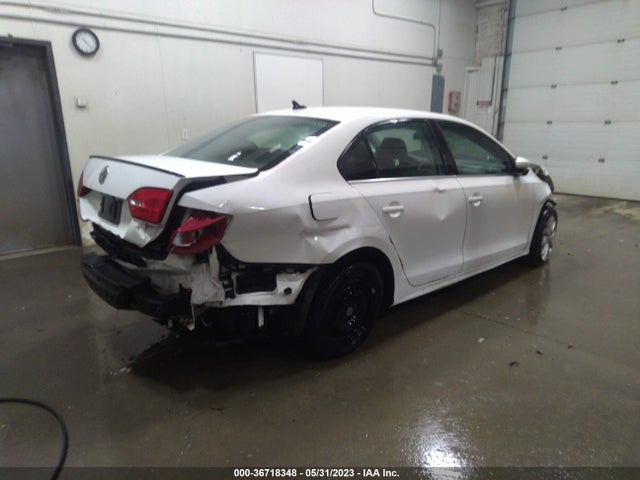 3VWB17AJ0EM383204 Volkswagen Jetta Sedan Se W/connectivity