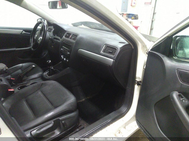3VWB17AJ0EM383204 Volkswagen Jetta Sedan Se W/connectivity