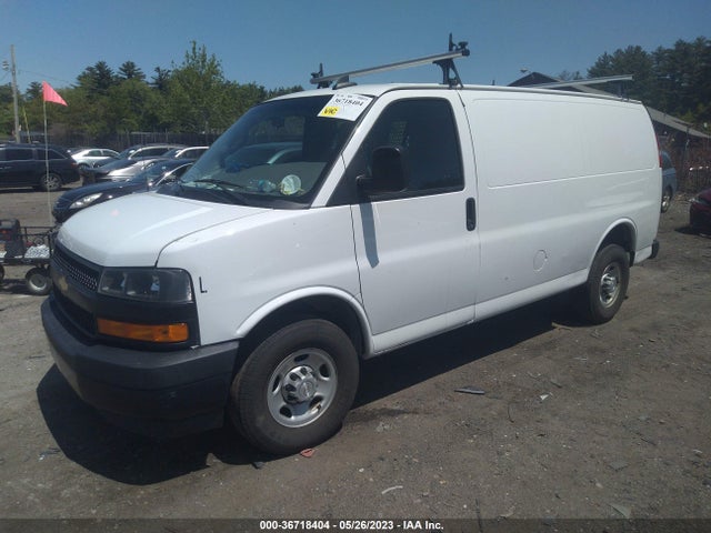 Chevrolet EXPRESS CARGO VAN 2019 1GCWGAFPXK1175806 Image 2