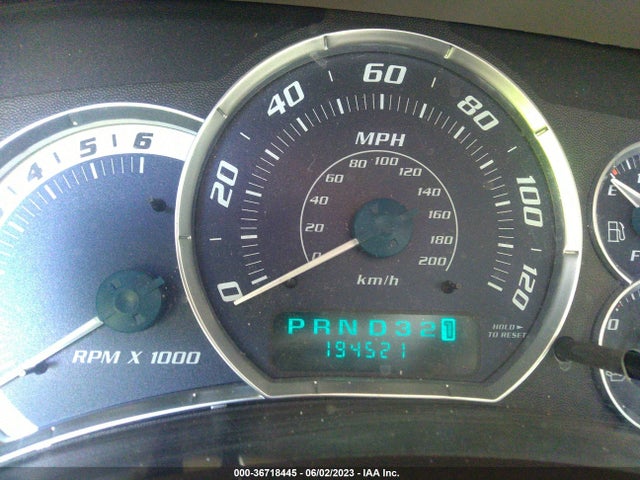 2002 CADILLAC ESCALADE VIN: 1GYEK63N82R104397