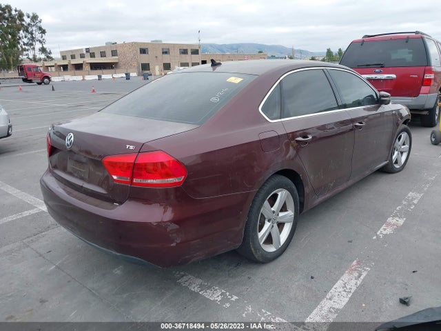 1VWAT7A32EC044419 Volkswagen Passat Wolfsburg Ed