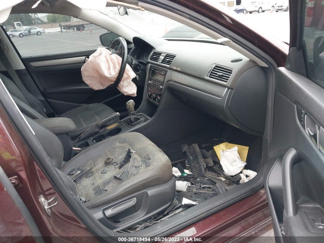 1VWAT7A32EC044419 Volkswagen Passat Wolfsburg Ed