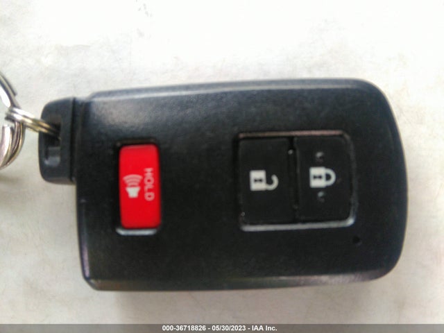 Toyota Prius V Two/five/three/four 2017 JTDZN3EU6HJ056519 Image 3