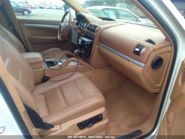 2005 PORSCHE CAYENNE S VIN: WP1AB29P75LA62672
