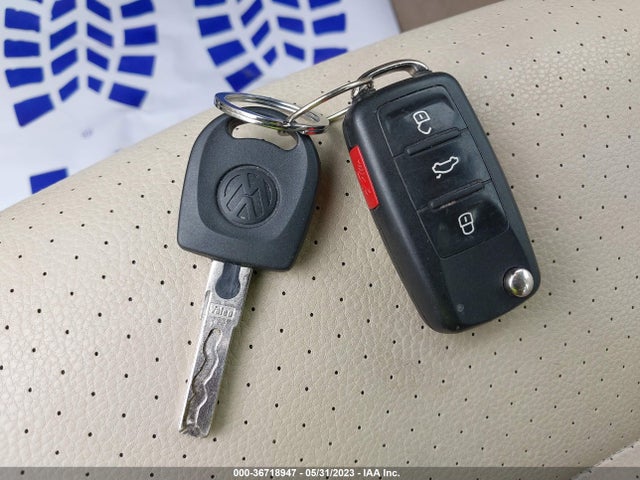 2014 Volkswagen Eos, VIN: WVWBW8AH1EV003977