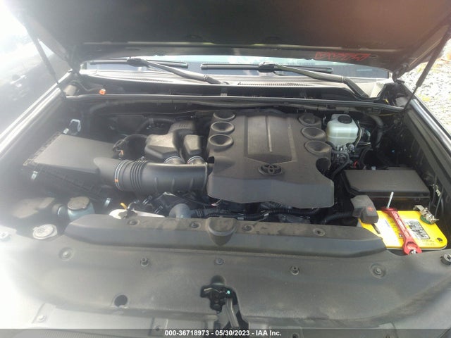 Toyota 4RUNNER SR5 2018 JTEBU5JR2J5529246 Image 11