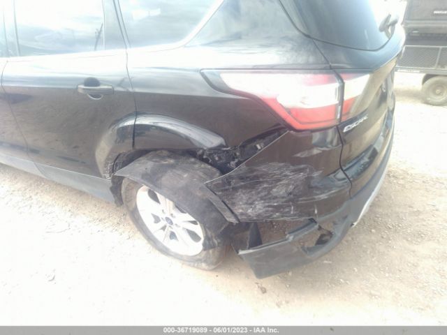 1FMCU9GDXJUA74207 Ford ESCAPE SE