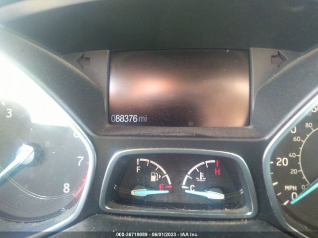 1FMCU9GDXJUA74207 Ford ESCAPE SE