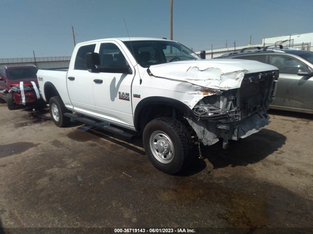 36719143 :رقم المزاد ، 3C6UR5CJ8JG155960 vin ، 2018 Ram 2500 Tradesman مزاد بيع
