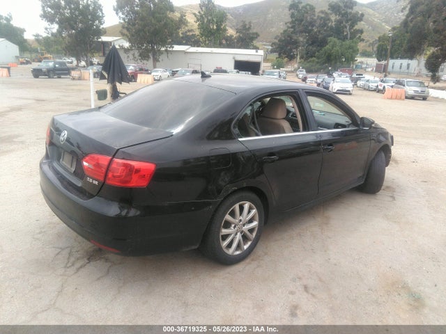 2013 VOLKSWAGEN JETTA SEDAN SE W/CONVENIENCE/SUNROOF VIN: 3VWDP7AJ3DM375734