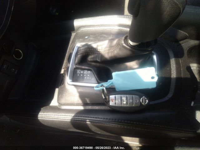 JN8AT2MV5HW265121 Nissan Rogue Sl