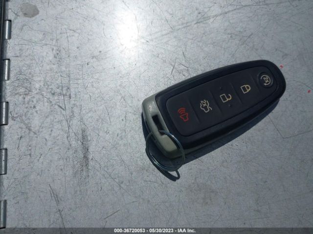 1FMCU0J95HUB88707 Ford Escape Titanium