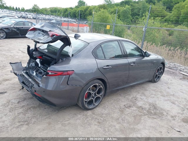 2022 Alfa Romeo Giulia, VIN: ZARFANBN1N7652966