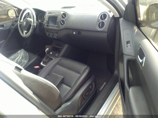 WVGBV7AX4GW613658 Volkswagen Tiguan Sel