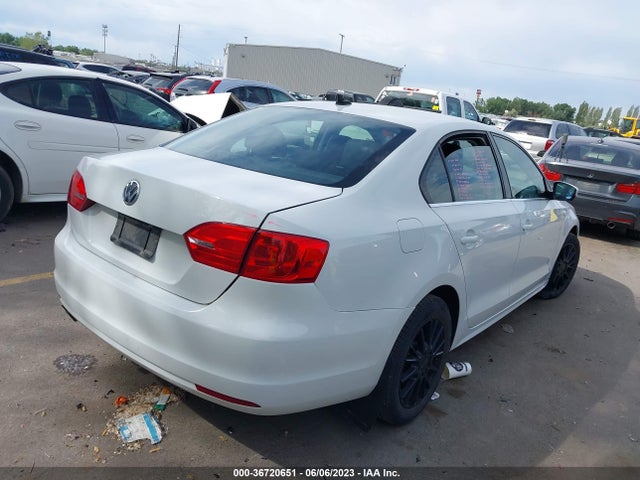 3VWD07AJ5EM406827 Volkswagen Jetta Sedan Se W/connectivity/sunroof
