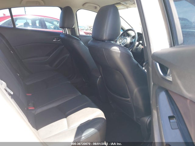 Mazda Mazda3 4-door Touring 2017 3MZBN1V79HM126336 Image 8