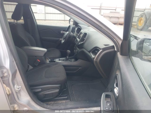 1C4PJLCB1KD312480 Jeep Cherokee Latitude