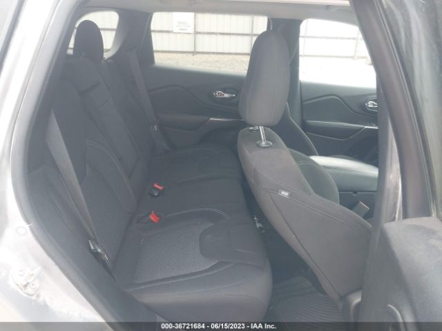 1C4PJLCB1KD312480 Jeep Cherokee Latitude