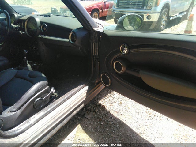 2011 MINI COOPER CONVERTIBLE S/JOHN COOPER WORKS VIN: WMWZP3C59BTX82910