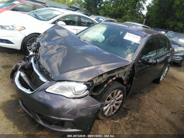 Chrysler 200 Limited 2014 1C3CCBCG1EN187241 Image 2