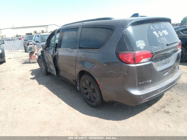 2020 Chrysler Pacifica Hybrid, VIN: 2C4RC1N70LR244395