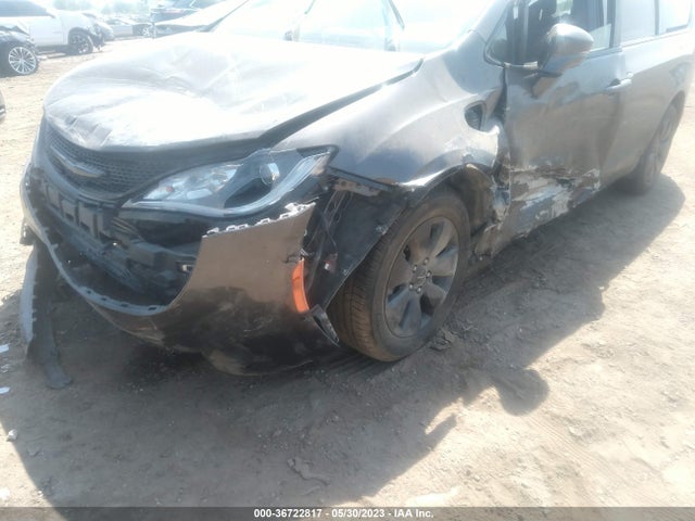 2020 Chrysler Pacifica Hybrid, VIN: 2C4RC1N70LR244395