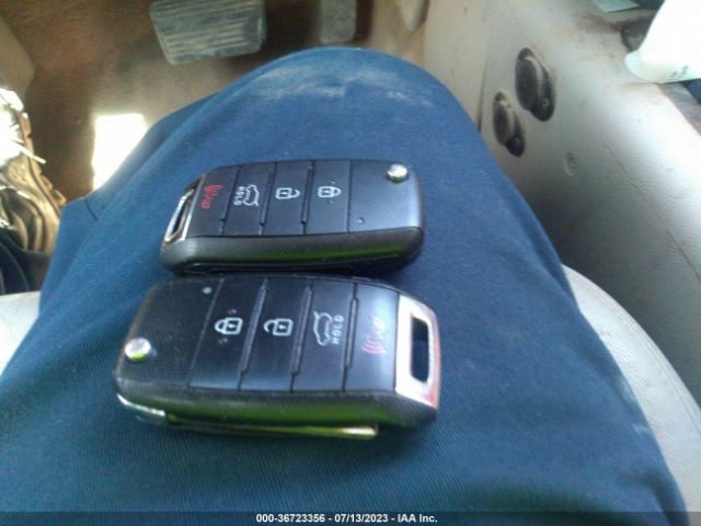 5XYPH4A53GG174870 KIA SORENTO EX