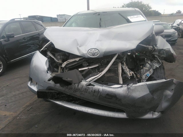 Toyota SIENNA LE 2015 5TDKK3DC9FS531518 Image 6
