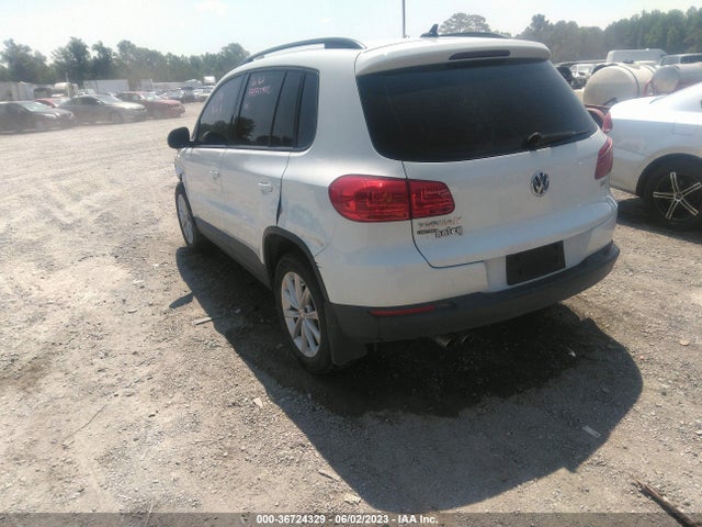 WVGAV7AX4JK004029 Volkswagen TIGUAN LIMITED
