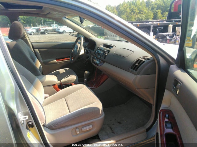 2005 TOYOTA CAMRY XLE VIN: 4T1BE30KX5U626518