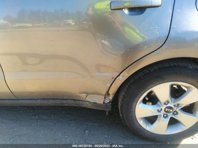 KNDJN2A28J7591947 KIA Soul Base