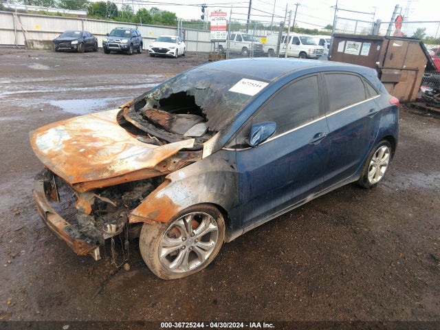 Hyundai ELANTRA GT 2015 KMHD35LH2FU243975 Image 2