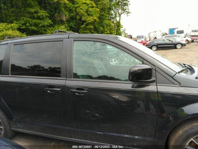 2C4RDGEGXJR196496 Dodge Grand Caravan Gt