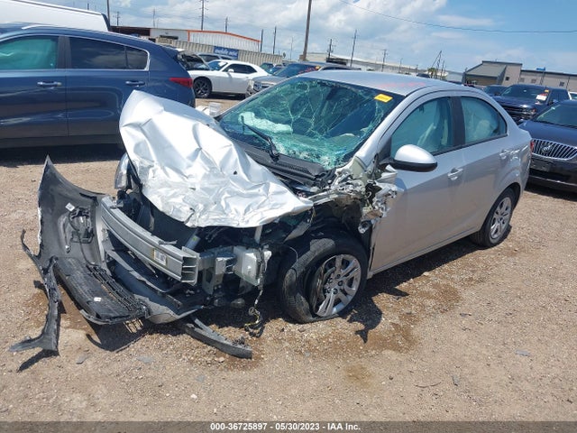 Chevrolet SONIC LS 2017 1G1JB5SH9H4149258 Image 2