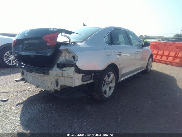 1VWAT7A39EC034955 Volkswagen Passat Wolfsburg Ed