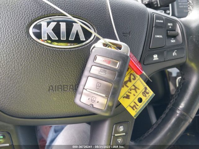 KNALN4D74E5128858 KIA Cadenza Premium