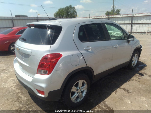 Chevrolet TRAX LS 2022 KL7CJKSM0NB544402 Image 4