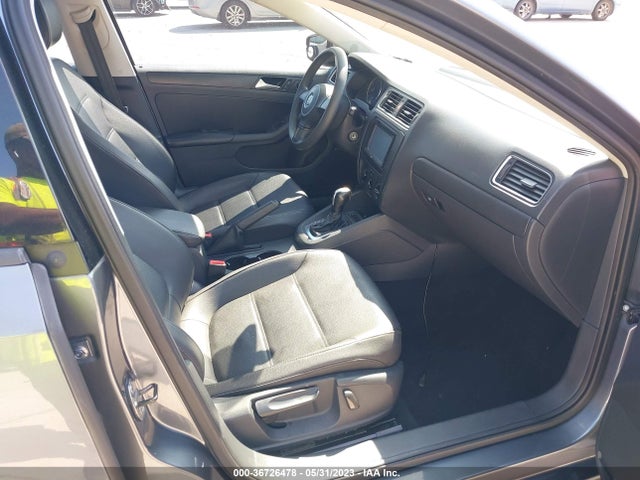 3VWD17AJ6EM403495 Volkswagen Jetta Sedan Se