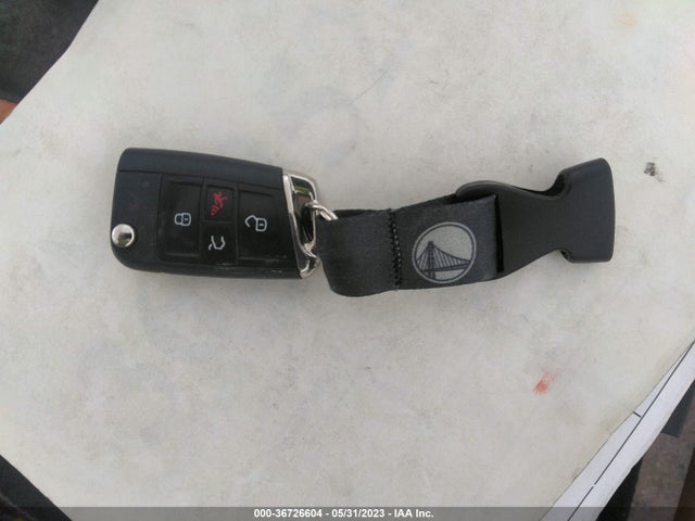 3VV3B7AX6JM210713 Volkswagen Tiguan Sel/se