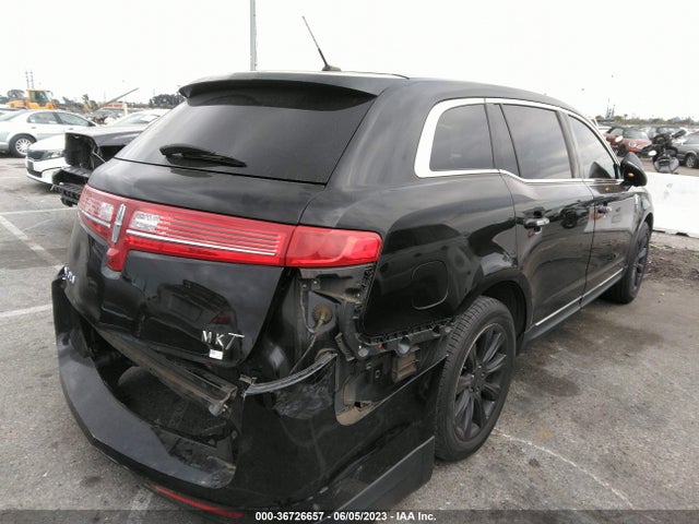 2016 Lincoln MKT, VIN: 2LMHJ5FK9GBL01767