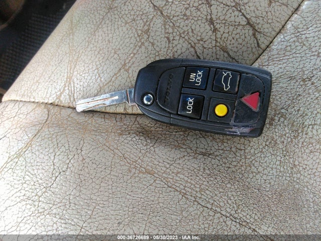 2004 VOLVO V70 VIN: YV1SW61T642384504